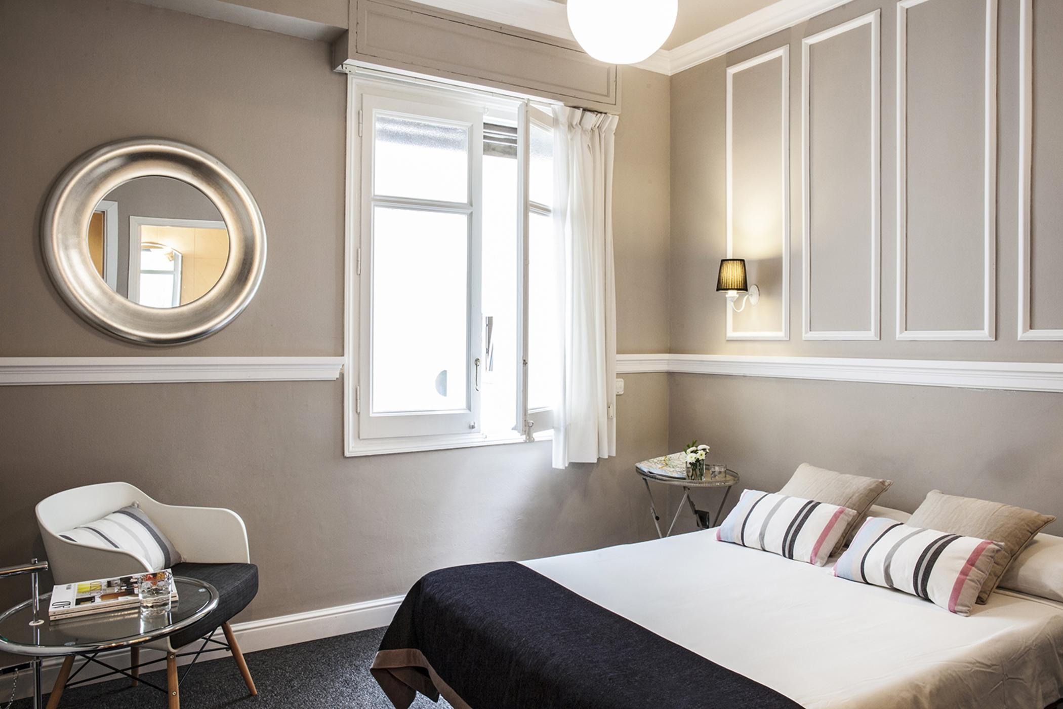 Ainb B&B Eixample-Muntaner Barcelona Eksteriør bilde