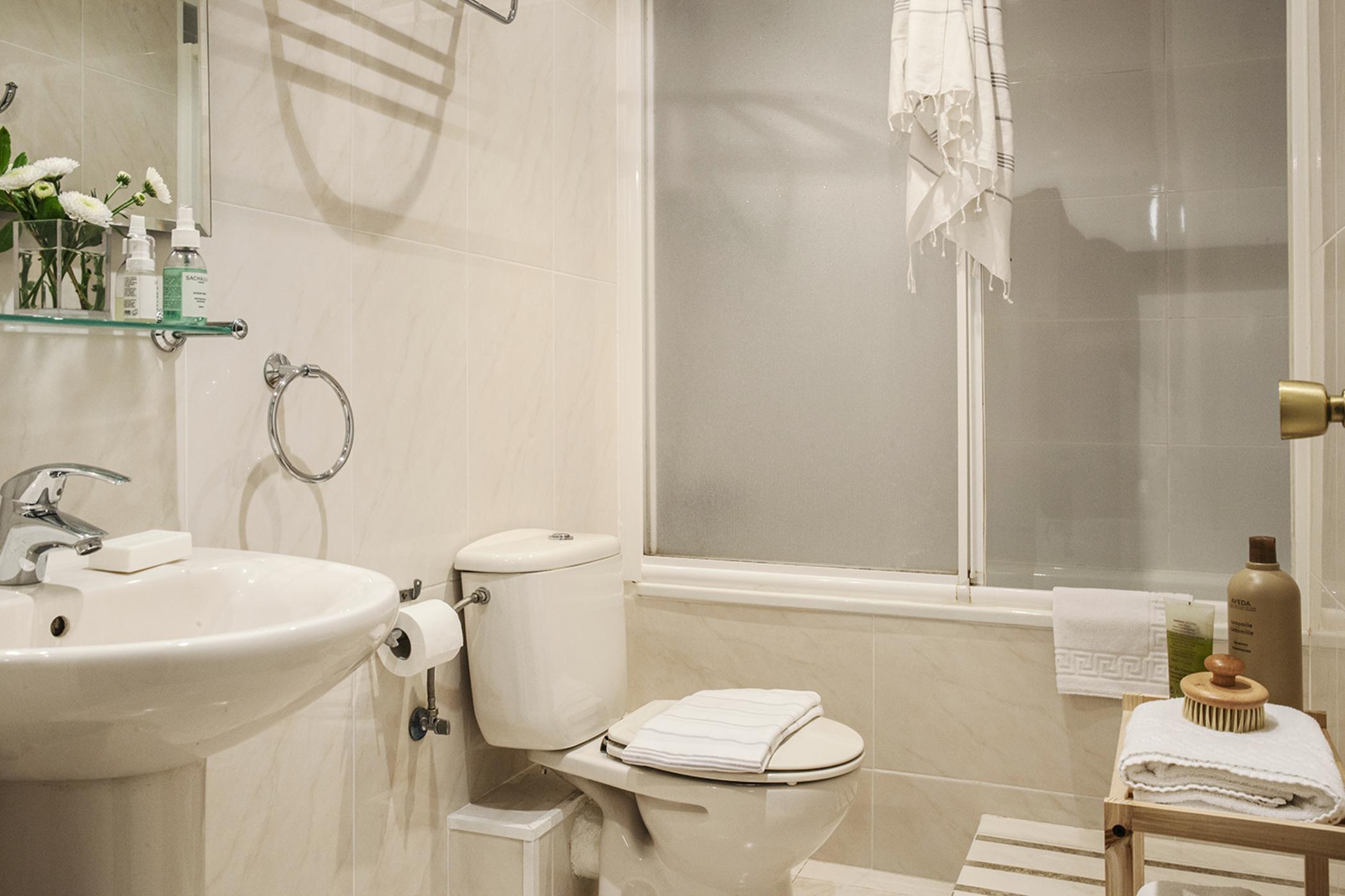 Ainb B&B Eixample-Muntaner Barcelona Eksteriør bilde